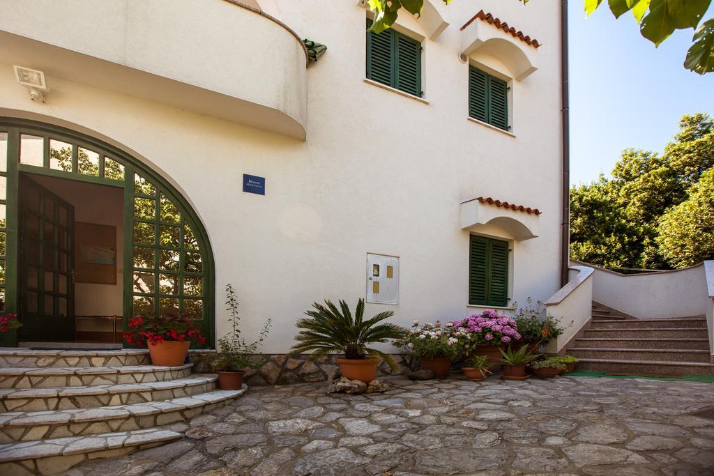 Apartments Delfin Krk Town Extérieur photo