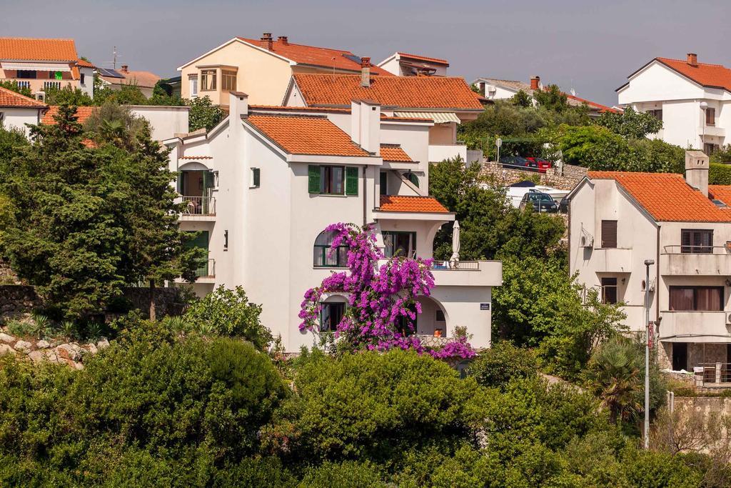 Apartments Delfin Krk Town Extérieur photo